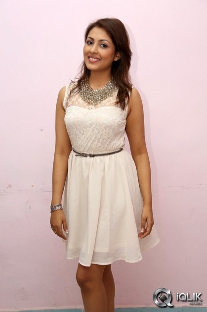 Madhu-Shalini-Latest-Photo-Shoot